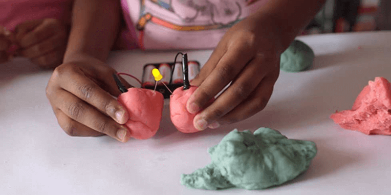 kids using squishy circuits